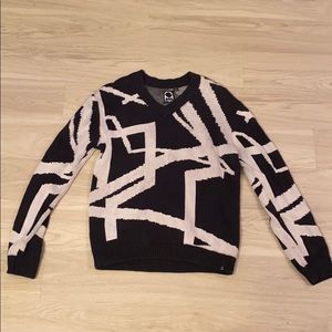 COPY black and white v-neck sweater